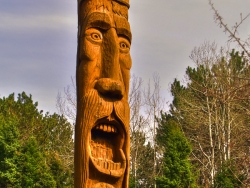 head-of-finland-statue