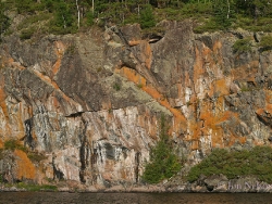 lichens beaverhouse lake cliff